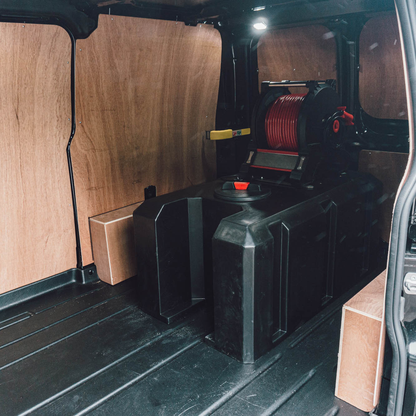 FaceLift® Compact Van Mounted System