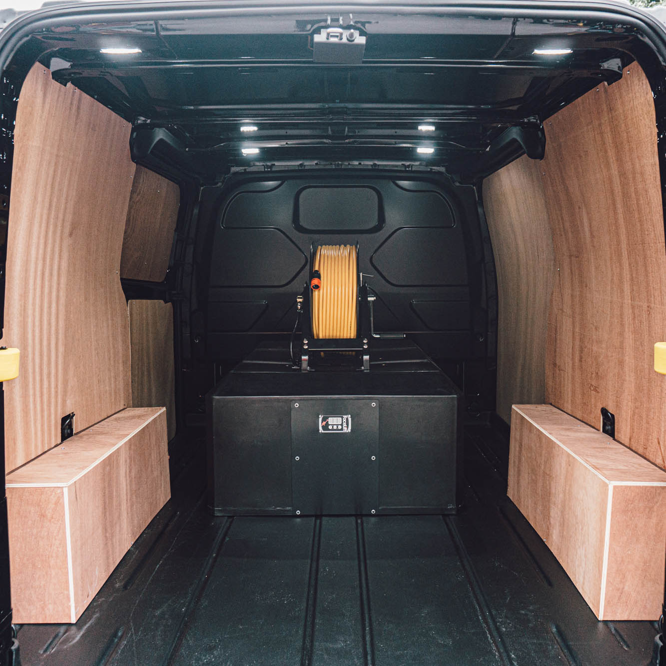 FaceLift® Compact Van Mounted System