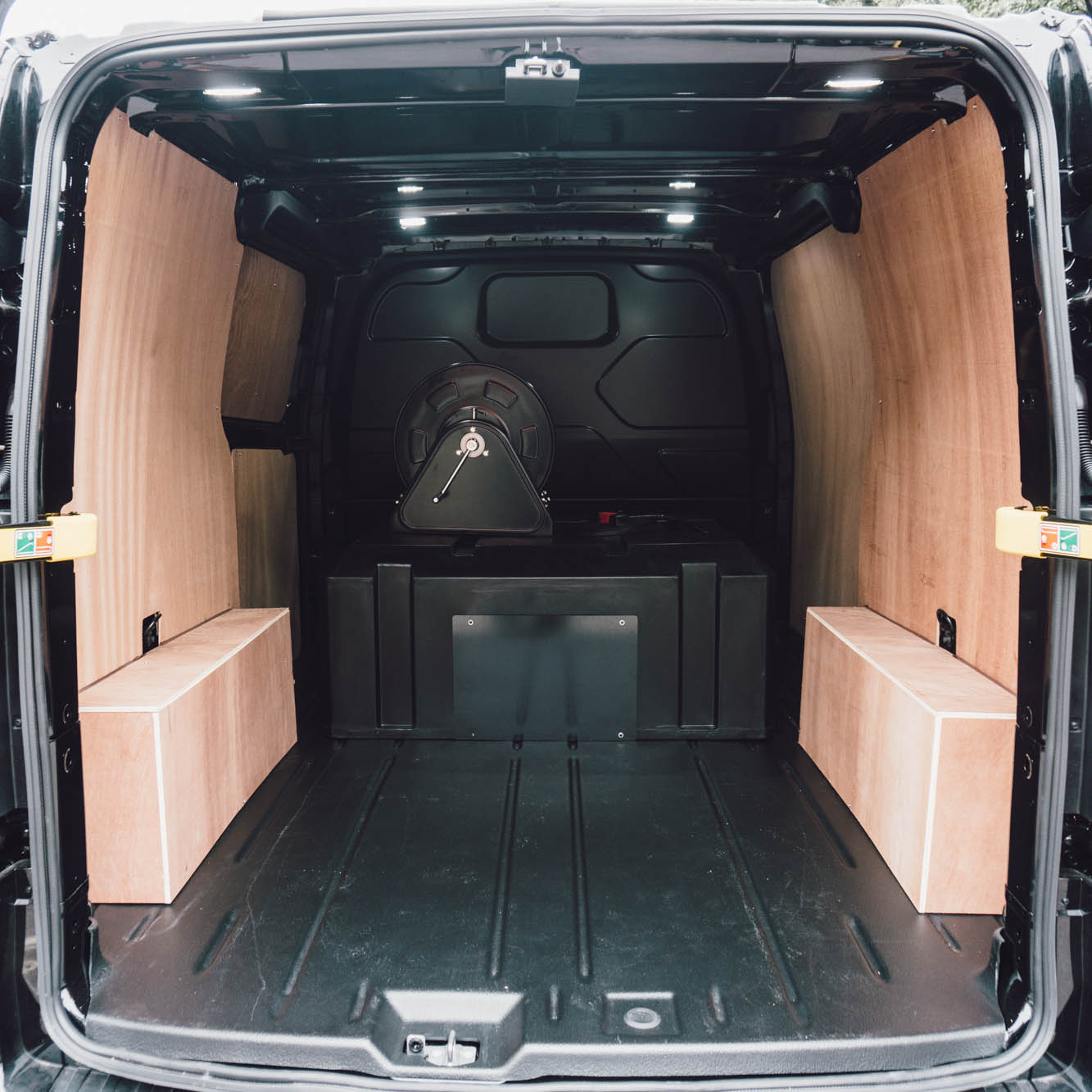 FaceLift® Compact Van Mounted System